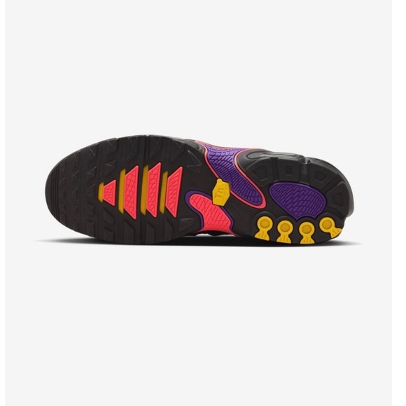 Nike Air Max Plus Black and Red Athletic Shoes NWOB - Picture 5 of 5